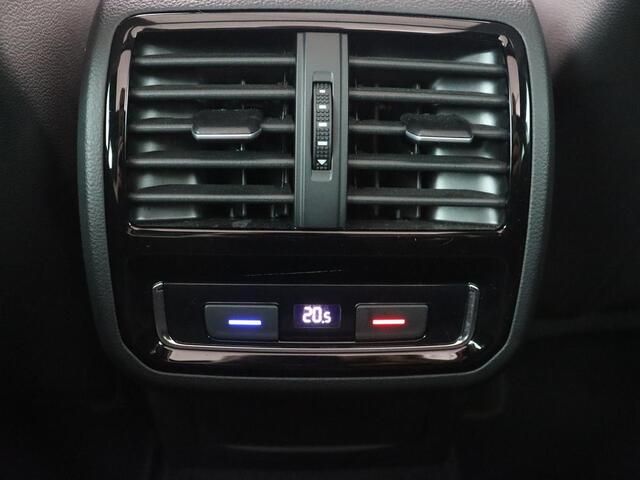 Volkswagen PASSAT Variant 1.5 TSI Elegance Business R | Pano.Dak | Virtual Cockpit | Apple Carplay | LED |