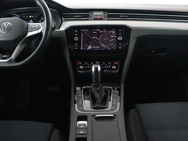 Volkswagen PASSAT Variant 1.4 TSI PHEV GTE Business | Trekhaak | Camera | Pano.Dak |