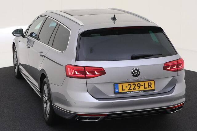Volkswagen PASSAT Variant 2.0 TSI R-Line Business + / AUTOMAAT/ 190 PK/ PANO/ TREKHAAK/ 360 CAMERA/ PARK. SENSOREN/ LEDER/ LED/ DIGITAL DASHBOARD/ ELEK. ACHTERKLEP/ NAVI/ GETINT GLAS/ 17" LMV