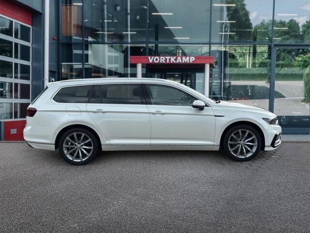 Volkswagen PASSAT 1.4 TSI DSG GTE TREKHAAK/CAMERA/NAVI/ACC/CARPLAY/E-KLEP/STOELVERW