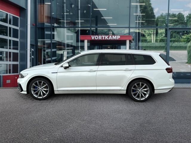 Volkswagen PASSAT 1.4 TSI DSG GTE TREKHAAK/CAMERA/NAVI/ACC/CARPLAY/E-KLEP/STOELVERW