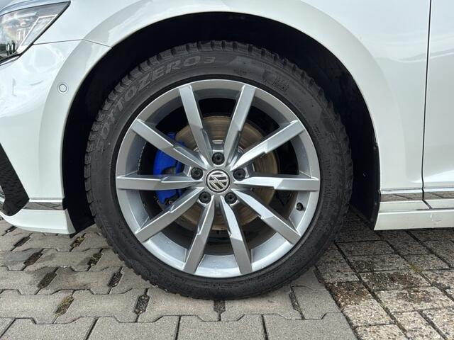 Volkswagen PASSAT 1.4 TSI DSG GTE TREKHAAK/CAMERA/NAVI/ACC/CARPLAY/E-KLEP/STOELVERW