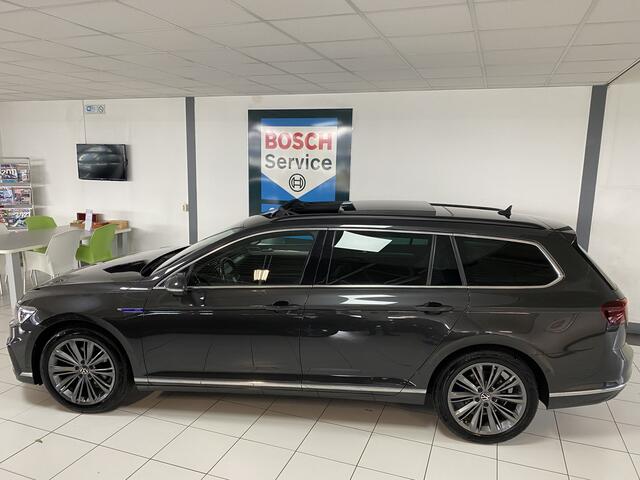 Volkswagen PASSAT Variant 1.4 TSI PHEV GTE Business Panodak /Leer /Trekhaak / Virtual cockpit