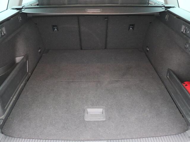 Volkswagen PASSAT Variant 1.4 TSI PHEV GTE Business 218PK DSG Pano-Schuifdak, Side Assist, Achteruitrijcamera, Adaptieve Cruise Controle, Ergo Comforstoelen incl memory, Winterpakket, Trekhaak, 17" LM Velgen