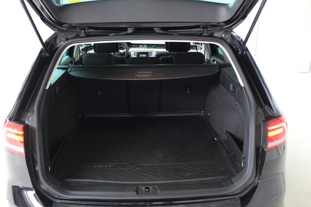 Volkswagen PASSAT Variant 1.4 TSI ACT Connected Series | Airco | Navigatie | PDC | Stoelverw.