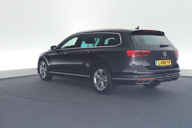 Volkswagen PASSAT Variant 1.5 TSI 150pk DSG R-Line Business + Trekhaak Camera Leder Keyless Led Stoelverwarming Virtual Cockpit