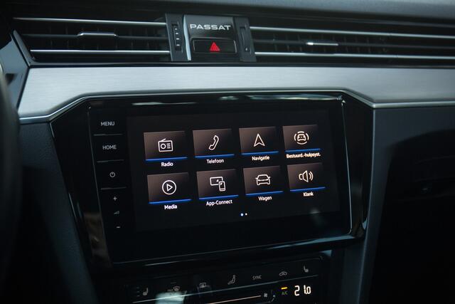 Volkswagen PASSAT Variant 1.5 TSI Elegance , Adap. cruise, Virtual cockpit, Trekhaak,