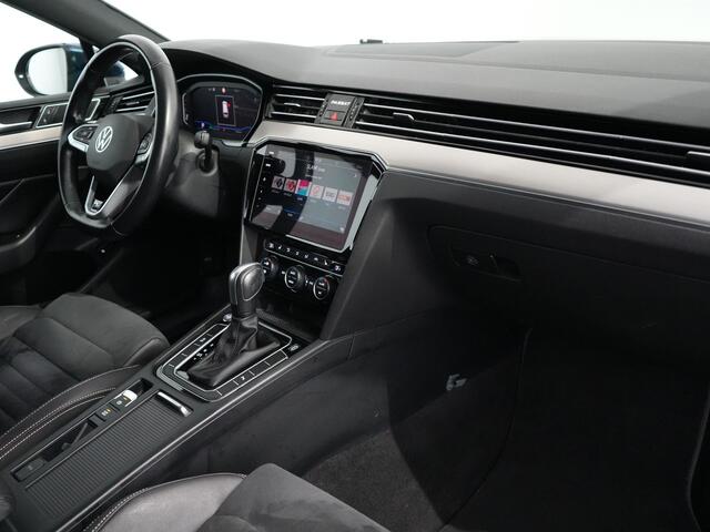 Volkswagen PASSAT Variant 1.5 TSI Elegance Business R | Nw Model | Matrix | Camera | 18"LM | ACC | Virtual