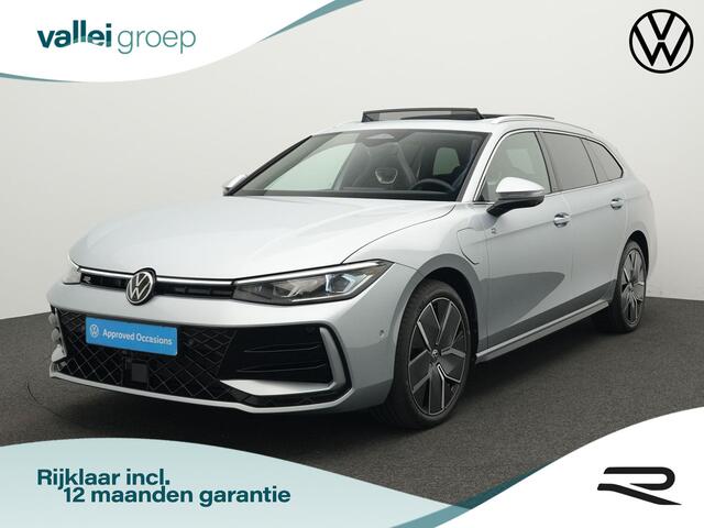 Volkswagen PASSAT Variant 1.5 eHybrid 204 pk DSG R-Line Edition | Panoramadak | IQ Light | Trekhaak | Stoel-/stuurverwarming | Adaptive Cruise | Park Assist | 19 inch