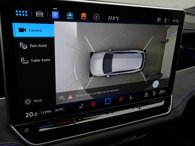Volkswagen PASSAT Variant 1.5 eHybrid 204 pk DSG R-Line Edition | Panoramadak | IQ Light | Trekhaak | Stoel-/stuurverwarming | Adaptive Cruise | Park Assist | 19 inch