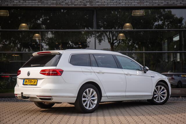 Volkswagen PASSAT Variant 1.4 TSI GTE Trekhaak, Panoramadak, Comfortstoelen, Stoelverwarming