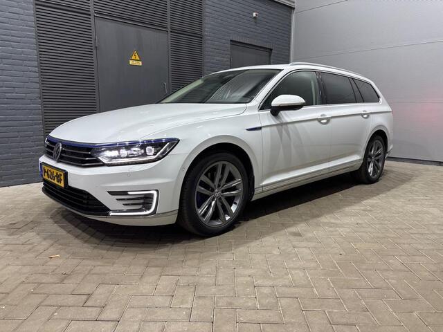Volkswagen PASSAT Variant 1.4 TSI GTE Highline | Panoramadak | Trekhaak | 360 Camera | ACC | Virtual Display | Stoelverwarming