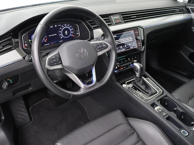 Volkswagen PASSAT Variant 1.4 TSI PHEV GTE Business | 218 PK | SoH 94% | Trekhaak wegklapbaar | Panoramadak | Matrix IQ.Light verlichting | Adaptive onderstelregeling |