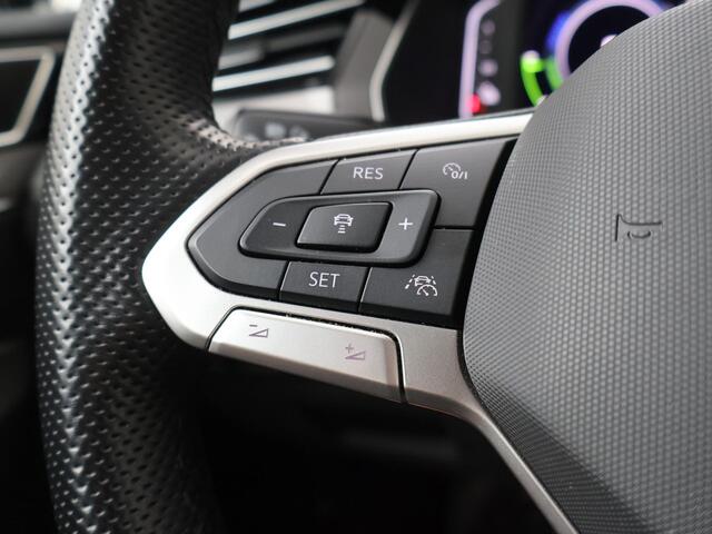 Volkswagen PASSAT Variant 1.4 TSI PHEV GTE Business | 218 PK | SoH 94% | Trekhaak wegklapbaar | Panoramadak | Matrix IQ.Light verlichting | Adaptive onderstelregeling |