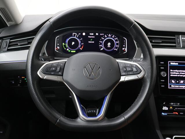 Volkswagen PASSAT Variant 1.4 TSI PHEV GTE Business | 218 PK | SoH 94% | Trekhaak wegklapbaar | Panoramadak | Matrix IQ.Light verlichting | Adaptive onderstelregeling |