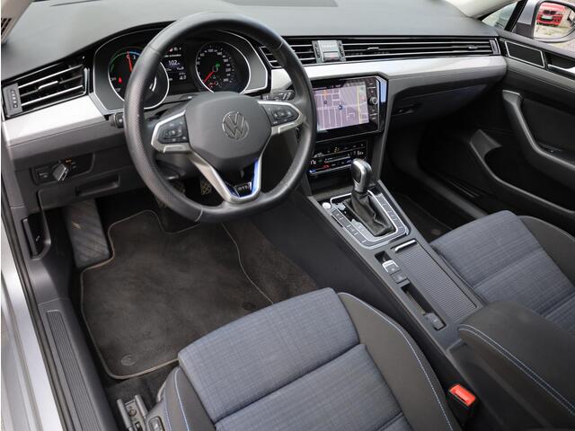Volkswagen PASSAT Variant GTE 1.4 TSI PHEV 218PK | Achteruitrijcamera | Adaptive Cruise | Trekhaak Elektrisch | Carplay/Android | Stoelverwarming | Massage |