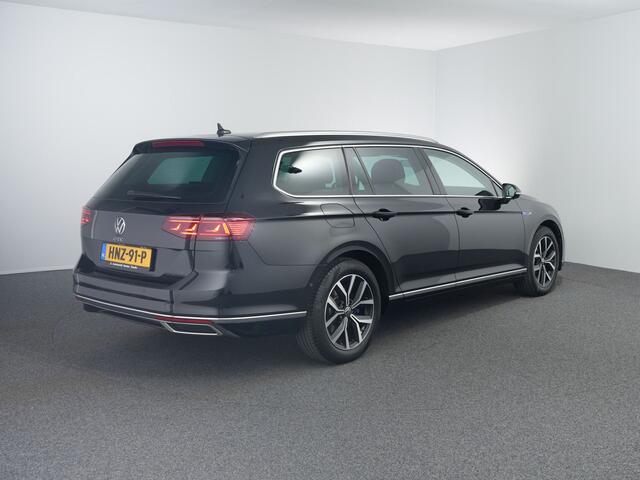 Volkswagen PASSAT Variant 1.4 TSI PHEV GTE Business | Matrix | Leer | HUD | Zwenkhaak |