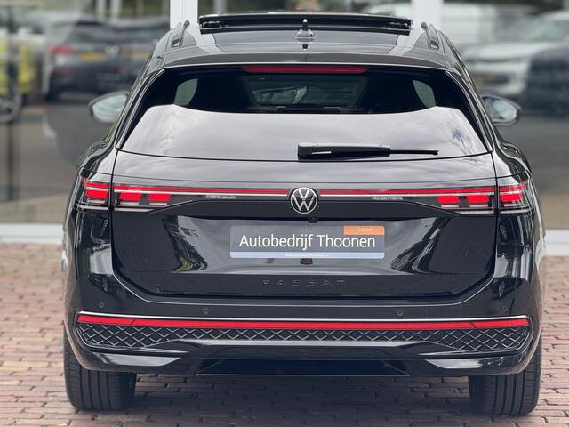 Volkswagen PASSAT Variant 1.5 eHybrid R-Line Edition 272PK | Trekhaak | Pano | Massage | 360° camera