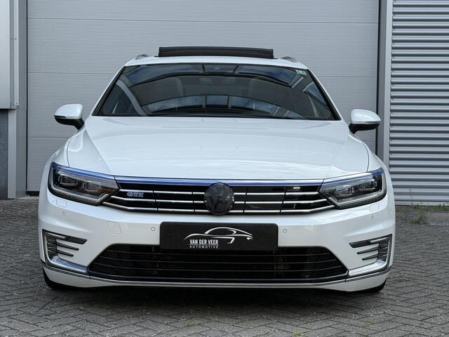 Volkswagen PASSAT Variant 1.4 TSI GTE Connected Series Plus | B&O | Panoramadak | Dealeronderhouen | Leder | Stoelverwarming | Dodehoek detectie