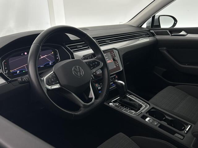 Volkswagen PASSAT Variant 1.5 TSI 150pk DSG Comfort Business Stoelverwarming Virtual Cockpit Navigatie