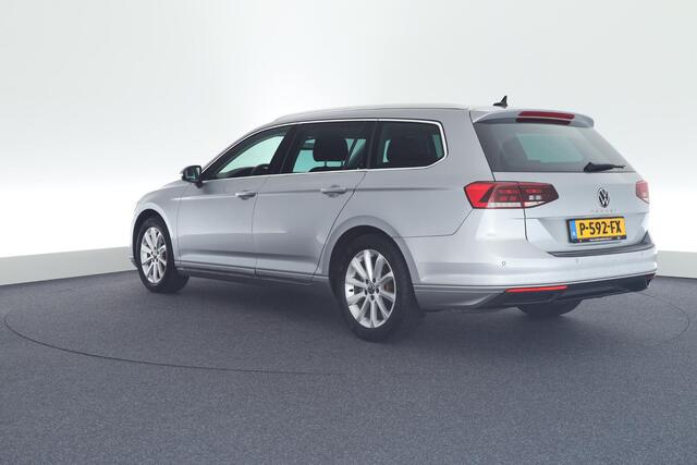 Volkswagen PASSAT Variant 1.5 TSI 150pk DSG Comfort Business Stoelverwarming Virtual Cockpit Navigatie