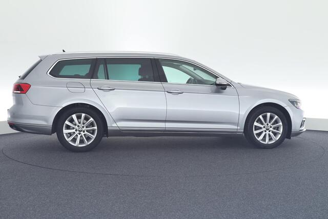 Volkswagen PASSAT Variant 1.5 TSI 150pk DSG Comfort Business Stoelverwarming Virtual Cockpit Navigatie