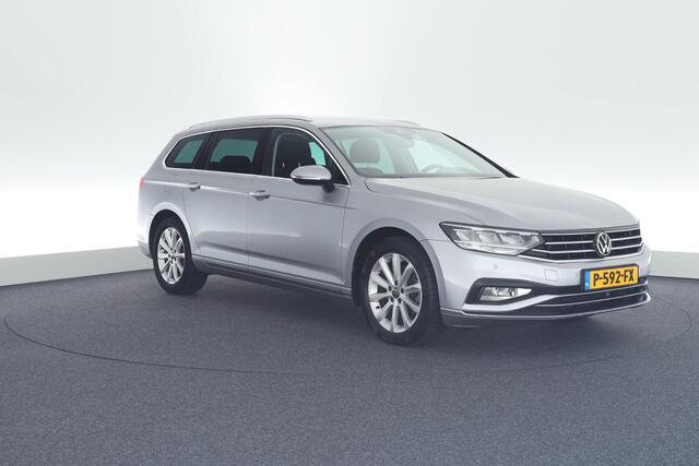 Volkswagen PASSAT Variant 1.5 TSI 150pk DSG Comfort Business Stoelverwarming Virtual Cockpit Navigatie