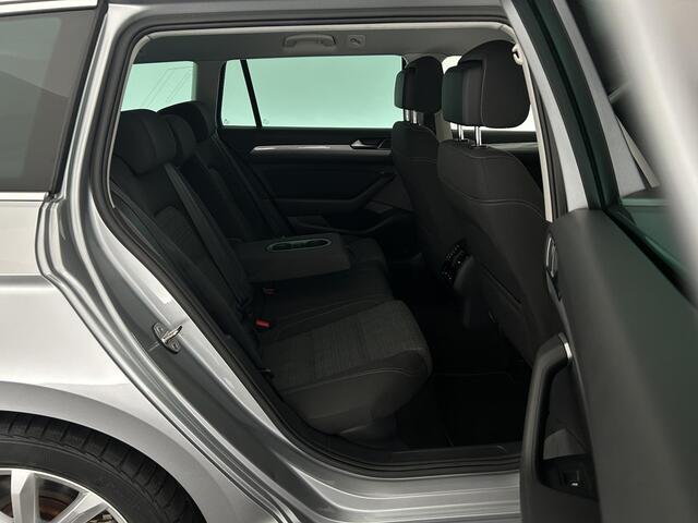 Volkswagen PASSAT Variant 1.5 TSI 150pk DSG Comfort Business Stoelverwarming Virtual Cockpit Navigatie