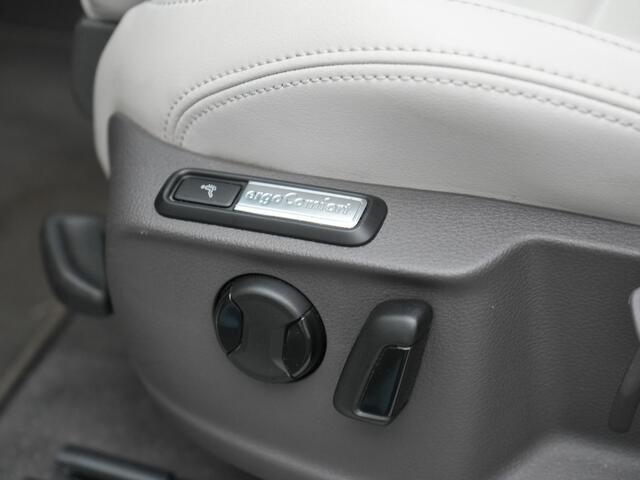 Volkswagen PASSAT Variant 1.4 TSI GTE Business Plug In Hybrid 218pk Dealer O.H PHEV | Panodak | Adaptive Cruise | Lederen Sportstoelen Massage & Verwarmd | Apple Carplay | Sfeerverlichting | Navigatie | DAB |