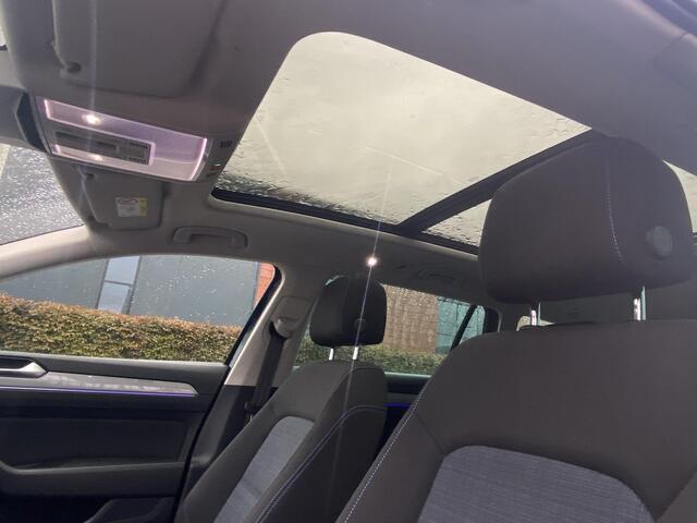 Volkswagen PASSAT Variant 1.4 TSi PHEV 218pk GTE Business met o.a. pano-dak, Winterpakket, Virtual Cockpit, camera, etc.