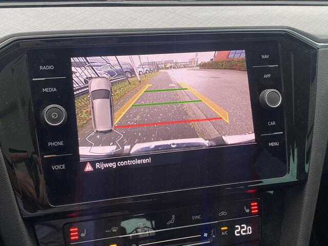 Volkswagen PASSAT Variant 1.4 TSi PHEV 218pk GTE Business met o.a. pano-dak, Winterpakket, Virtual Cockpit, camera, etc.