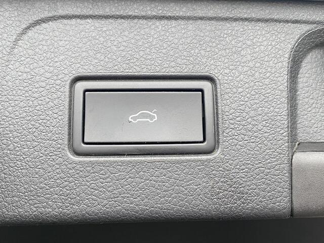 Volkswagen PASSAT Variant 1.4 TSi PHEV 218pk GTE Business met o.a. pano-dak, Winterpakket, Virtual Cockpit, camera, etc.