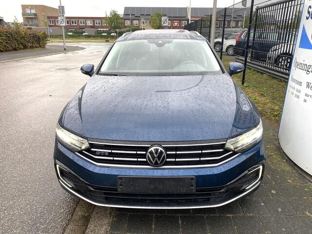 Volkswagen PASSAT Variant 1.4 TSi PHEV 218pk GTE Business met o.a. pano-dak, Winterpakket, Virtual Cockpit, camera, etc.