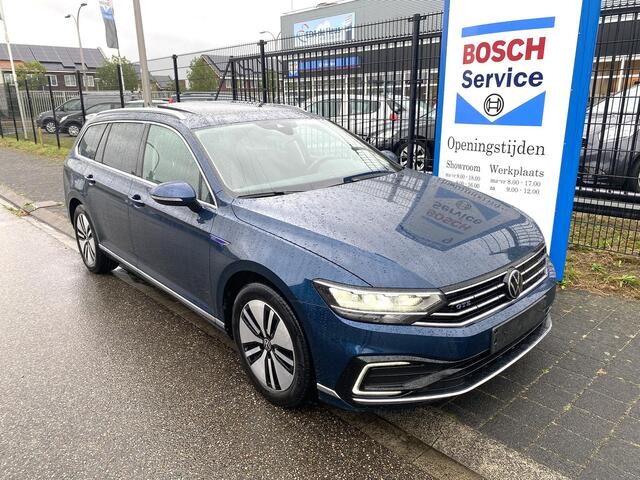 Volkswagen PASSAT Variant 1.4 TSi PHEV 218pk GTE Business met o.a. pano-dak, Winterpakket, Virtual Cockpit, camera, etc.