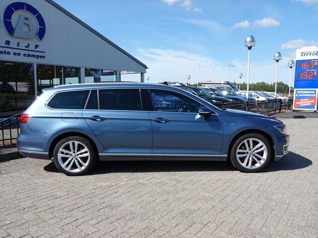 Volkswagen PASSAT Variant 1.4 TSI GTE PANO | H-LEER | TREKH. | DODE HOEK | ACC | VIRTUAL