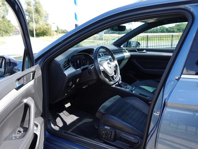 Volkswagen PASSAT Variant 1.4 TSI GTE PANO | H-LEER | TREKH. | DODE HOEK | ACC | VIRTUAL