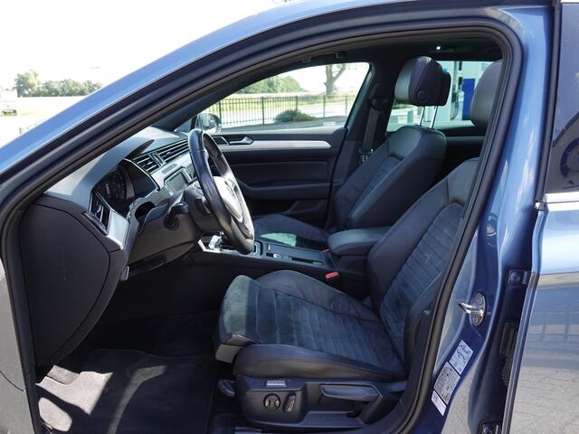 Volkswagen PASSAT Variant 1.4 TSI GTE PANO | H-LEER | TREKH. | DODE HOEK | ACC | VIRTUAL
