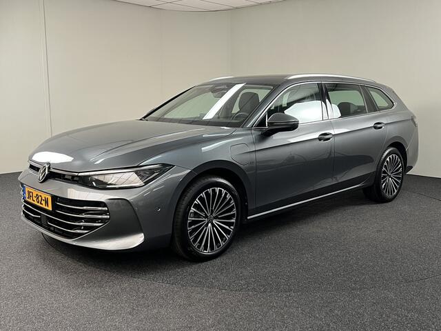 Volkswagen PASSAT Variant 1.5 eHybrid Elegance Business 204 PK Model 2025 Camera / Head Up / Trekhaak / IQ.Light / Park Assist / Airco