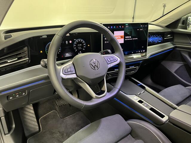 Volkswagen PASSAT Variant 1.5 eHybrid Elegance Business 204 PK Model 2025 Camera / Head Up / Trekhaak / IQ.Light / Park Assist / Airco