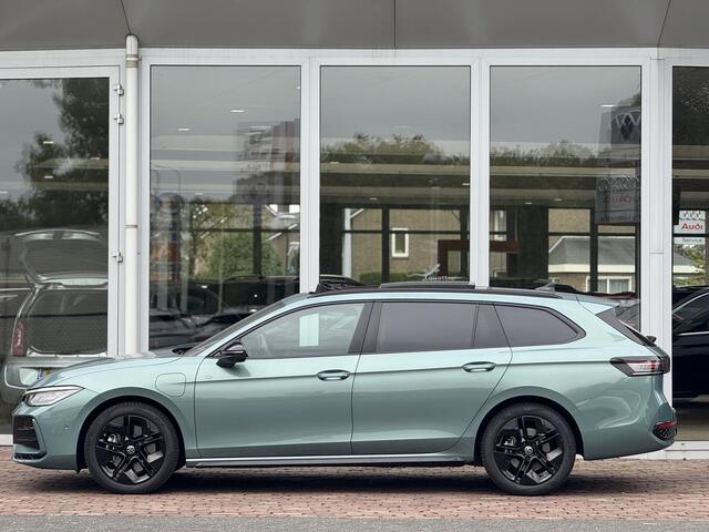 Volkswagen PASSAT Variant 1.5 eHybrid R-Line Edition 272pk | HUD | Pano | Trekhaak
