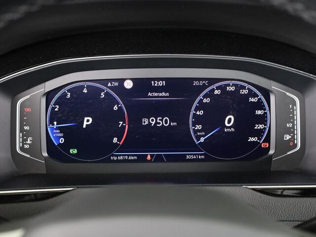 Volkswagen PASSAT Variant 1.5 TSI R-Line Business 150 PK DSG | Verlengde garantie | Navigatie | Parkeercamera |