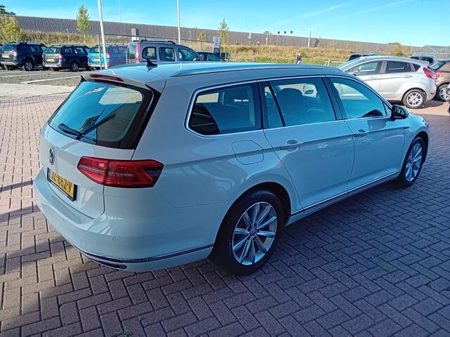 Volkswagen PASSAT Variant 1.4 TSI GTE Highline Automaat Hybride, Airco(automatisch), Multimediasysteem, Bluetooth, Navigatie, Parkeersensoren, Stoelverwarming, Cruise control adaptief, Dimlicht automatisch,Comfortstoel, Keyless go, Elektrische ramen en spiegels, Zeer nette