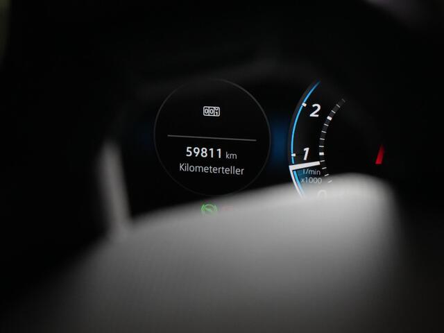 Volkswagen PASSAT Variant 1.5 eTSI 150 pk DSG R-Line Business | Black Style | Panoramadak | Trekhaak | IQ Light | Head-up display | Standkachel | Keyless | Rondomzicht camera | Navigatie | 18 inch | ACC
