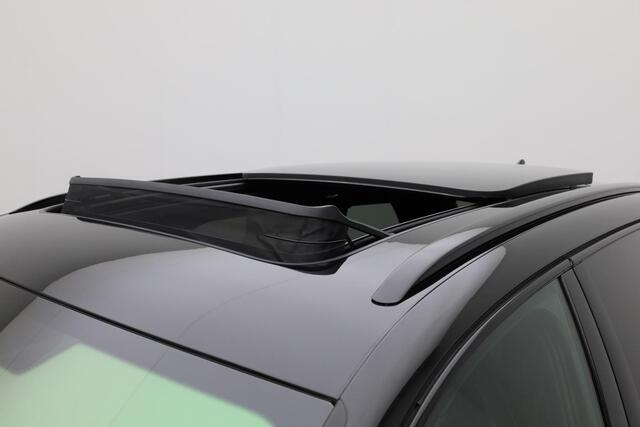 Volkswagen PASSAT Variant 1.5 eTSI 150 pk DSG R-Line Business | Black Style | Panoramadak | Trekhaak | IQ Light | Head-up display | Standkachel | Keyless | Rondomzicht camera | Navigatie | 18 inch | ACC