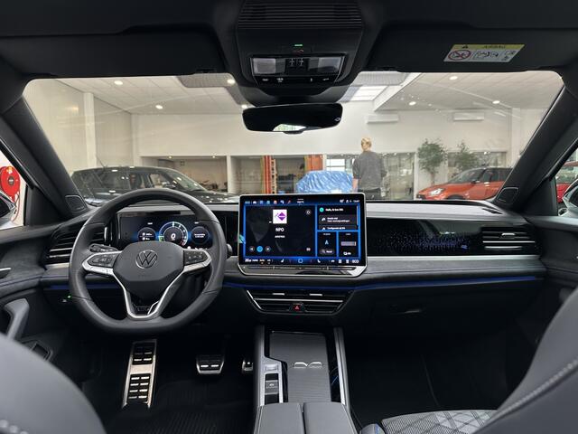 Volkswagen PASSAT 1.5 eHybrid R-Line Business 272PK Trekhaak, 360 graden Camera, D