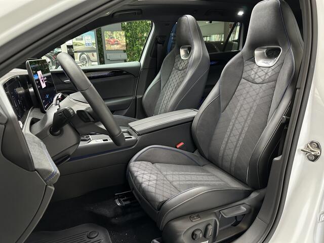 Volkswagen PASSAT 1.5 eHybrid R-Line Business 272PK Trekhaak, 360 graden Camera, D