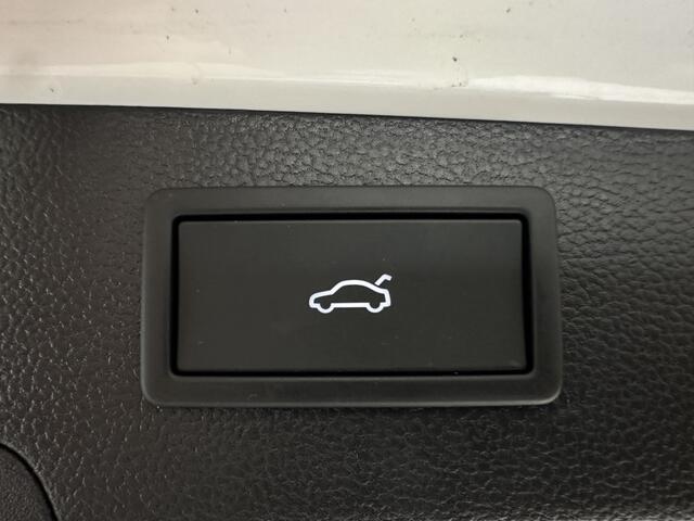 Volkswagen PASSAT 1.5 eHybrid R-Line Business 272PK Trekhaak, 360 graden Camera, D