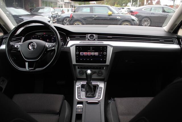Volkswagen PASSAT Variant 1.4 TSI ACT Comfortline / Trekhaak / Camera / Navigatie / 17'' / Stoelverwarming / DAB / ACC