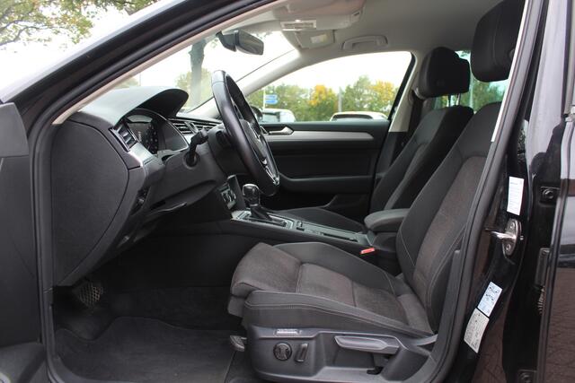 Volkswagen PASSAT Variant 1.4 TSI ACT Comfortline / Trekhaak / Camera / Navigatie / 17'' / Stoelverwarming / DAB / ACC