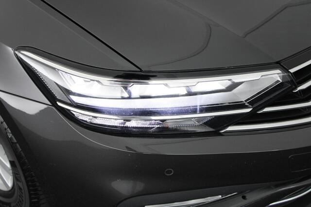 Volkswagen PASSAT Variant 1.6 TDI 120PK DSG Comfort Business Trekhaak Keyless Navigatie Adaptive Cruise